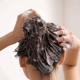Mytí vlasů